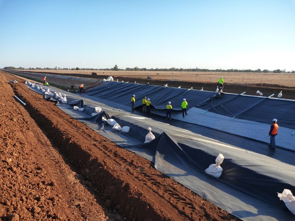 Двойная текстурированная геомембрана из HDPE длина 50 м с покрытием EVA для повышения производительности 7