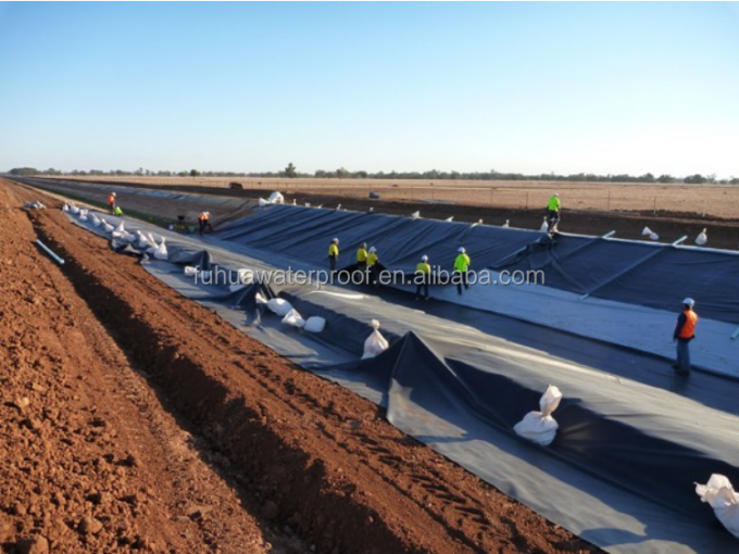 Накладка для резервуаров нефти Hdpe Pond Liner с сертификацией ISO9001/14001 и сроком службы 50 лет 1