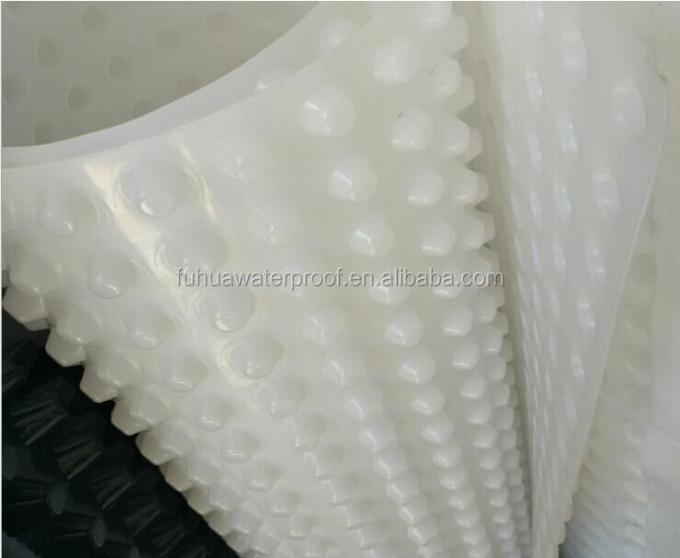 Водонепроницаемая мембрана HDPE Черно-белый дренажный клеточный коврик для дренажа в саду Длина 10-15 м на рулон 3